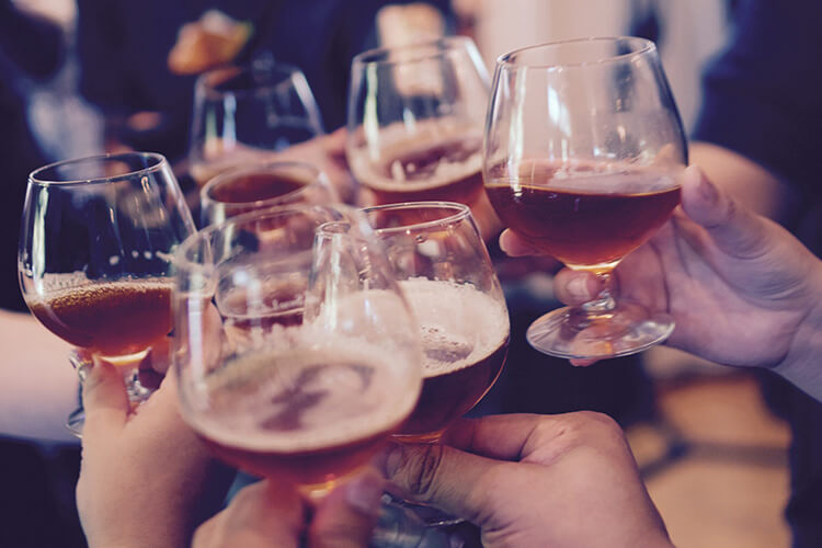 L'alcool et la fête chez les jeunes - Heyme